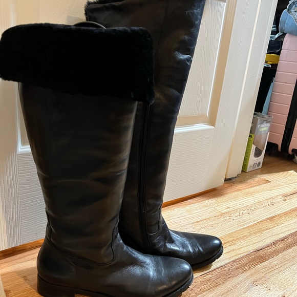 Knee high black shearling lined women’s winter boots - Picture 3 of 4